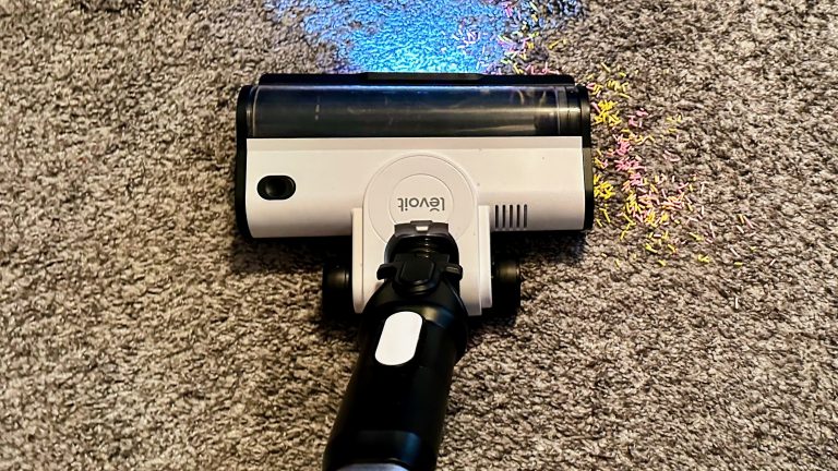 8 Best Cordless Vacuums under 200 in 2025