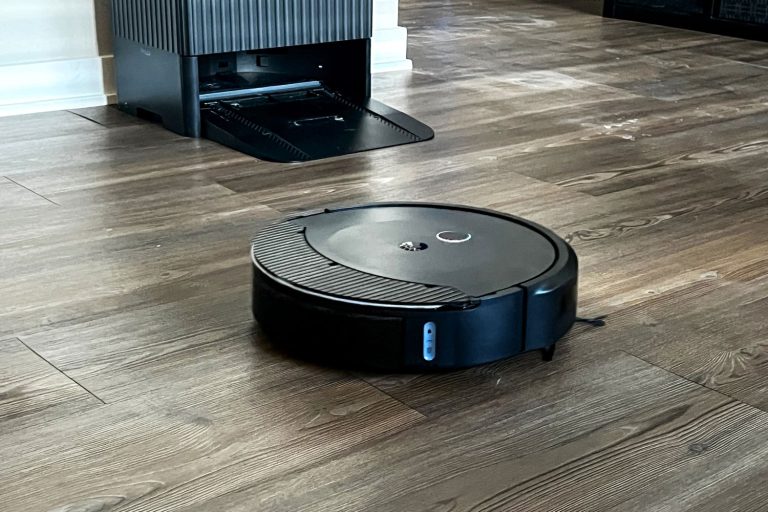 8 Best Robot Vacuums for Hardwood Floors in 2025