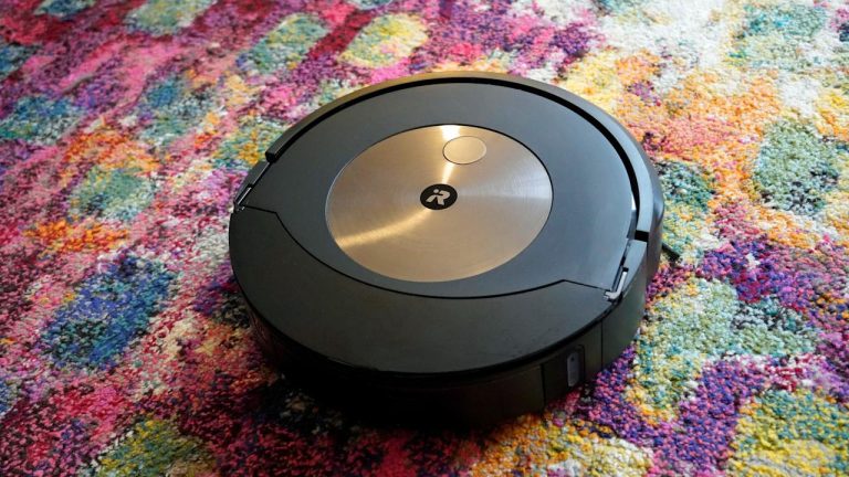 8 Best Robot Vacuums for Thick Carpets in 2025