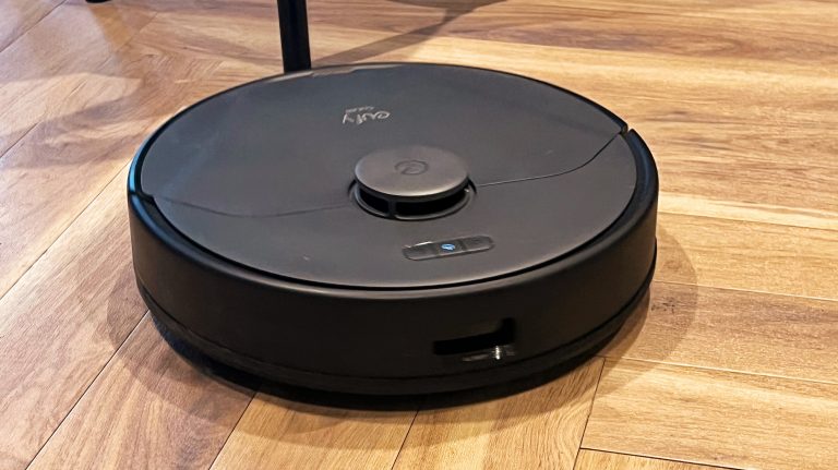 8 Best Robot Vacuums under 500 in 2025