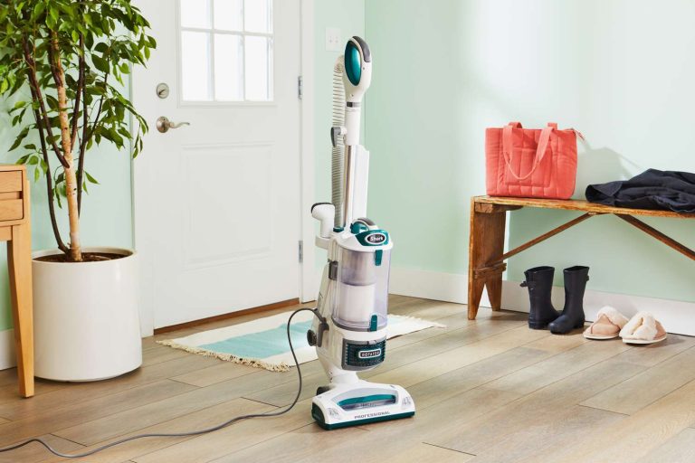 8 Best Upright Vacuums for Small Apartments in 2025