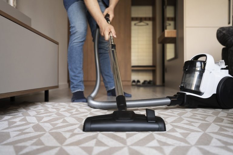8 Best Vacuums for Shedding Dogs in 2025